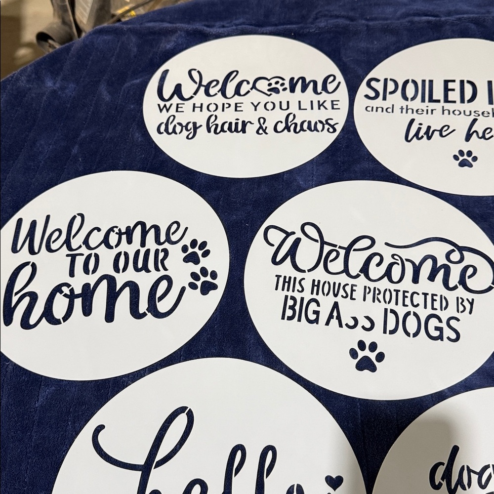 Inspirational stencil set of 9Script Quotes “dogs” and “welcome” - Picture 3 of 6